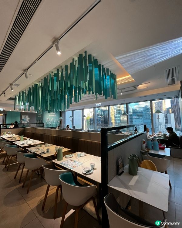 環境一流，打卡必備📸酸菜魚二人份，份量也啱啱好！