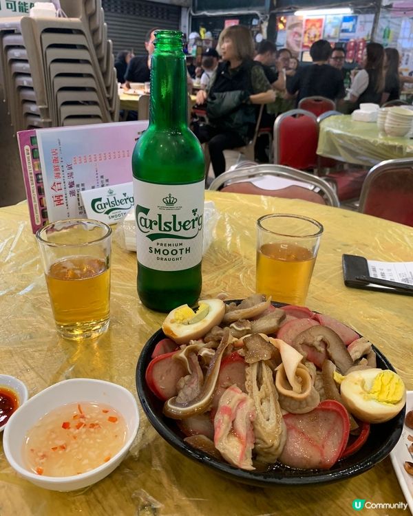 紅磡街市的兩盒餐廳，小炒味道一流，他們的海鮮也很好味！一大班...