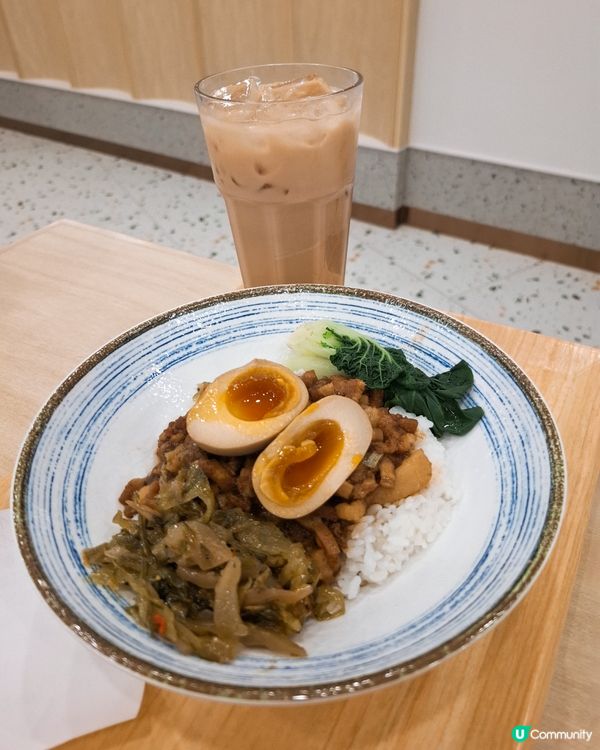 Food court , 多款食物有台灣菜，泰國菜，韓國菜，...