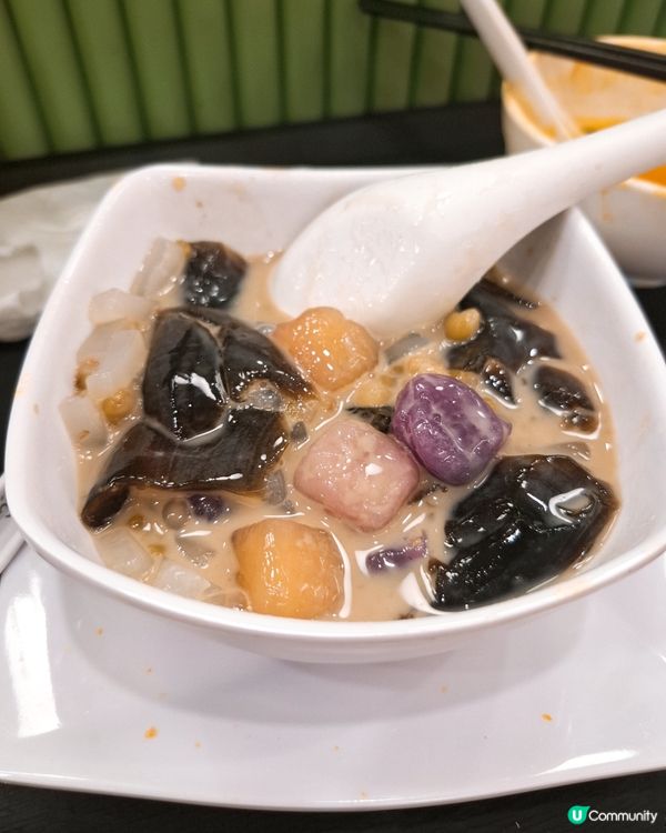 Food court , 多款食物有台灣菜，泰國菜，韓國菜，...