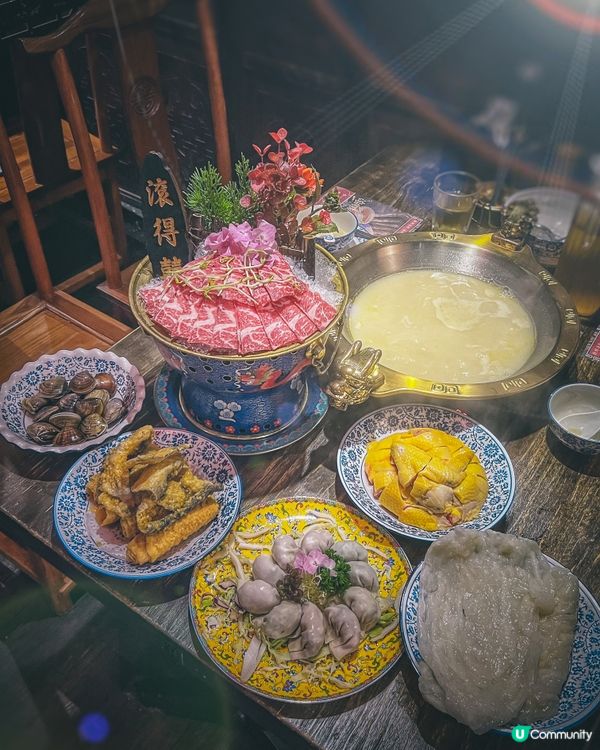 特色宮殿風火鍋店