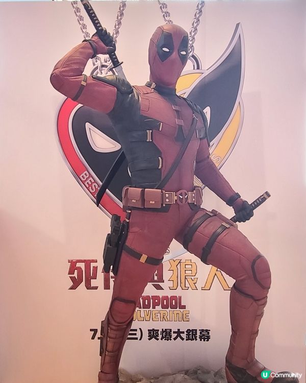 死侍與狼人上映啦 😍