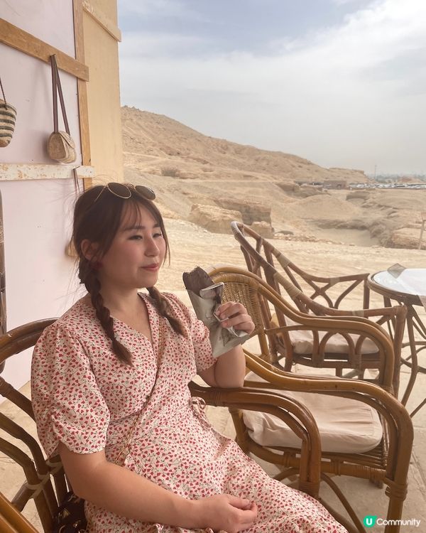 之前去了埃及旅行，探索了不少文名古跡，，亦玩了水上活動，海水...