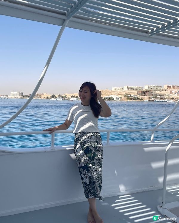 之前去了埃及旅行，探索了不少文名古跡，，亦玩了水上活動，海水...