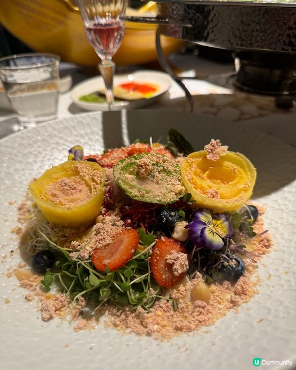 鮮花滿佈浪漫餐廳🌸周年慶典🥂