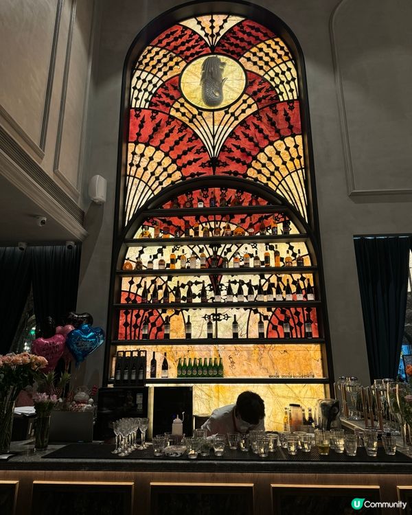 鮮花滿佈浪漫餐廳🌸周年慶典🥂