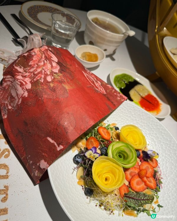 鮮花滿佈浪漫餐廳🌸周年慶典🥂