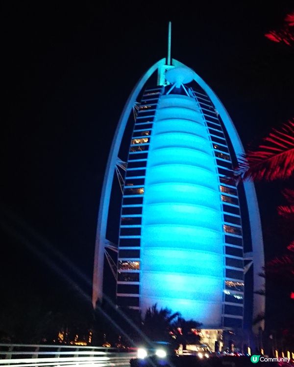 杜拜帆船酒店亮燈