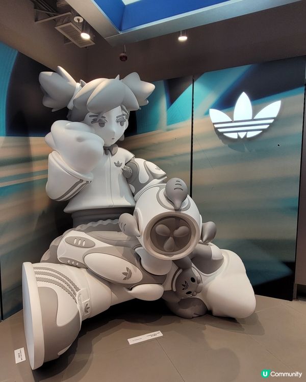 超型！Adidas 吉祥物？！