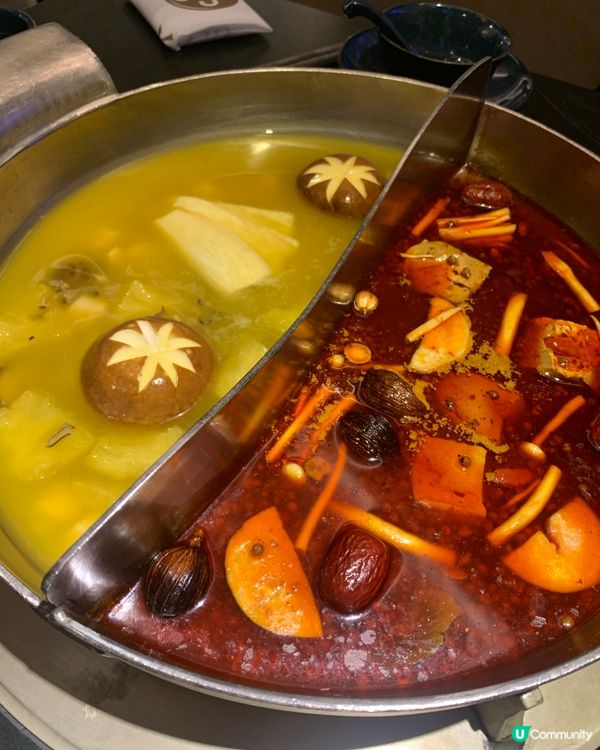 🍲 鴛鴦鍋雙重享受！麻辣火鍋🌶️ vs 花膠雞鍋🐔