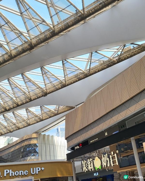 珠海華發商都，位於珠海市中心，一個大型及簇新的商場，假日消閒...