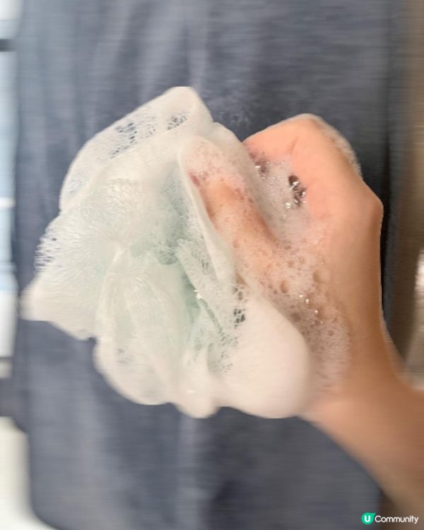 艾詩山茶花香奢沐浴露滋潤效果出眾，就好似SPA級沐浴體驗！沖...