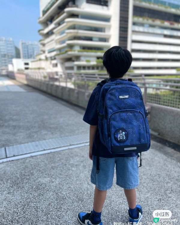 🎒豆豆哥哥升小六，揀書包梗係要揀最輕最護脊！🤩