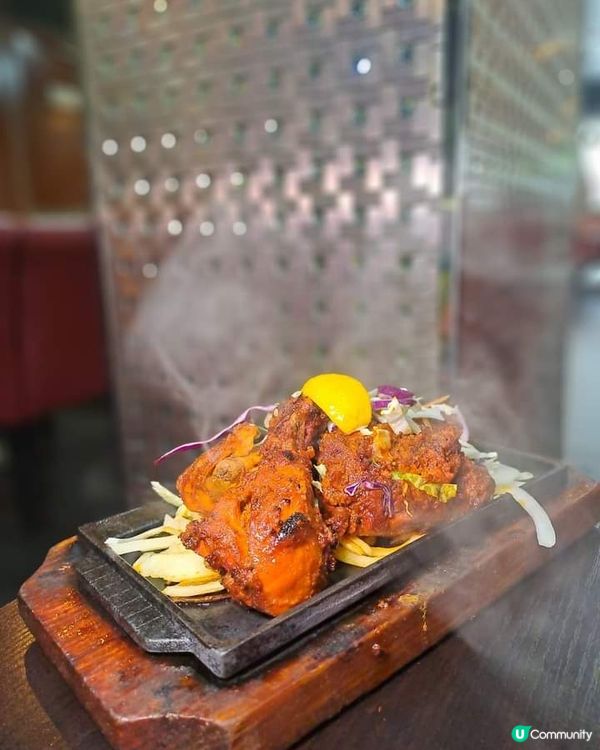 重慶大廈，好多新一代都好似唔係好敢去 😂
去咗一樓食呢間印