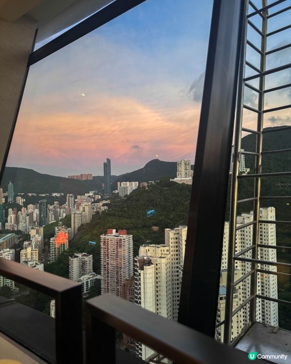 【維港景色下的自助餐】