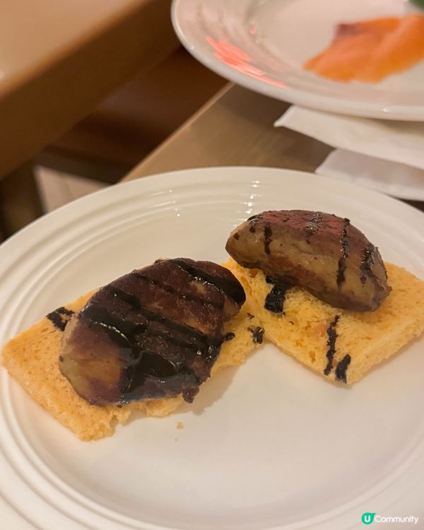 【維港景色下的自助餐】