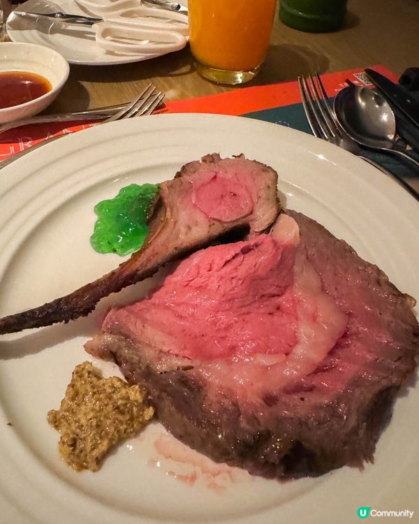 【維港景色下的自助餐】