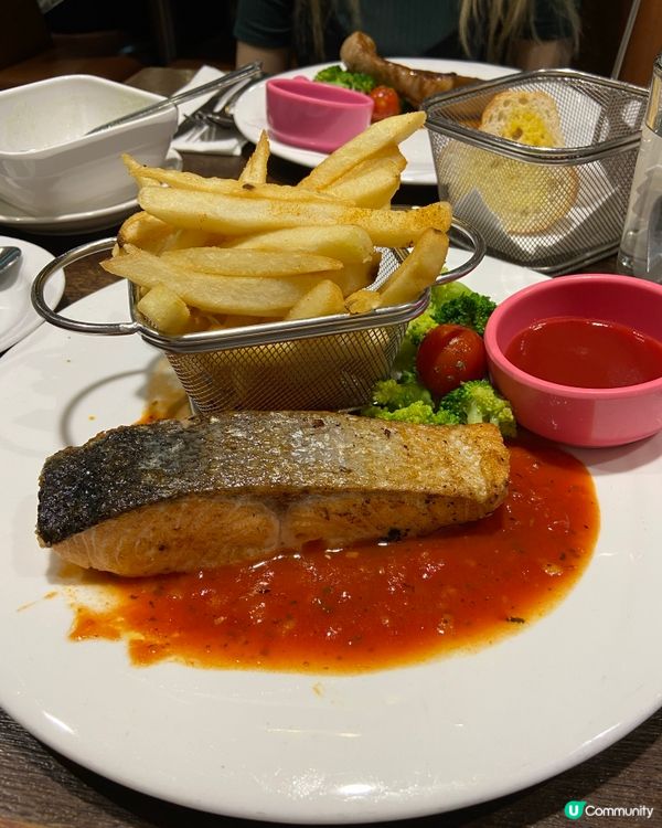 鰂魚涌CP值高西餐扒房🥩！超爆汁西冷牛扒🤤！