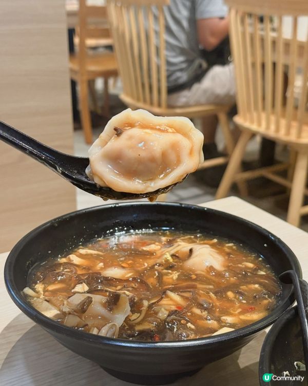 餃子大隻滿餡丨親切的家庭味道．山東小城