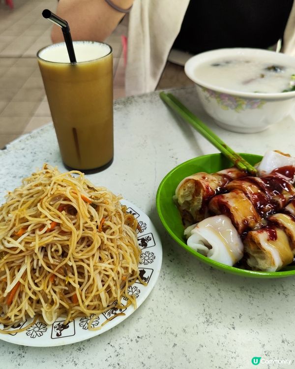 對於香港人來說，逛小食店是一種生活方式，在深水?區，有一個隱...