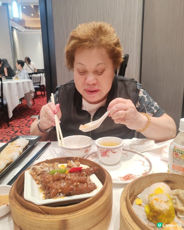 這是稻香集團的美食分享，媽媽很喜歡這間茶樓的點心美食有水準，...