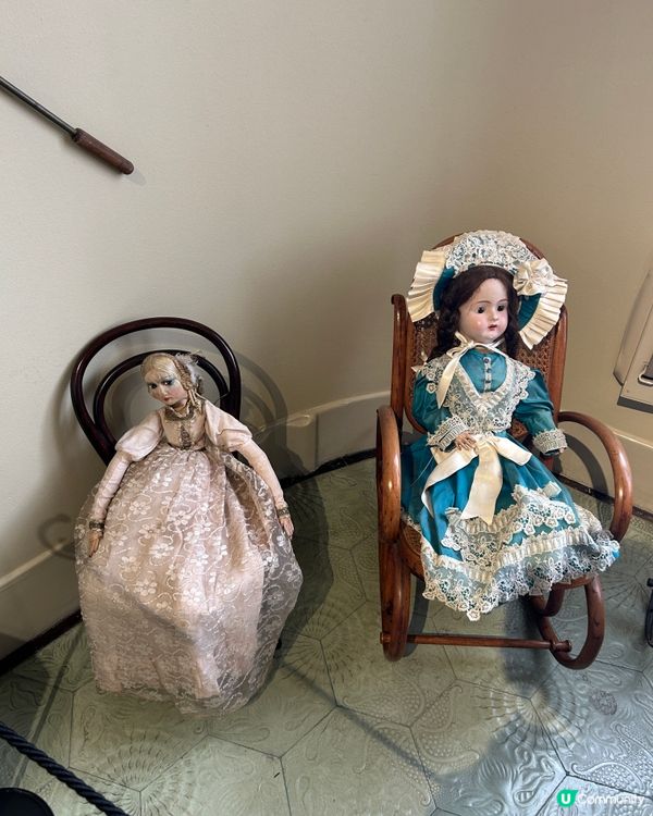 奇怪詭異，又有生命力的古宅