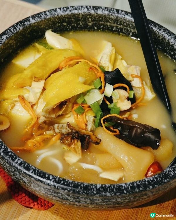 ## 觀塘工廈隱世美食🐔  花膠雞米線😋