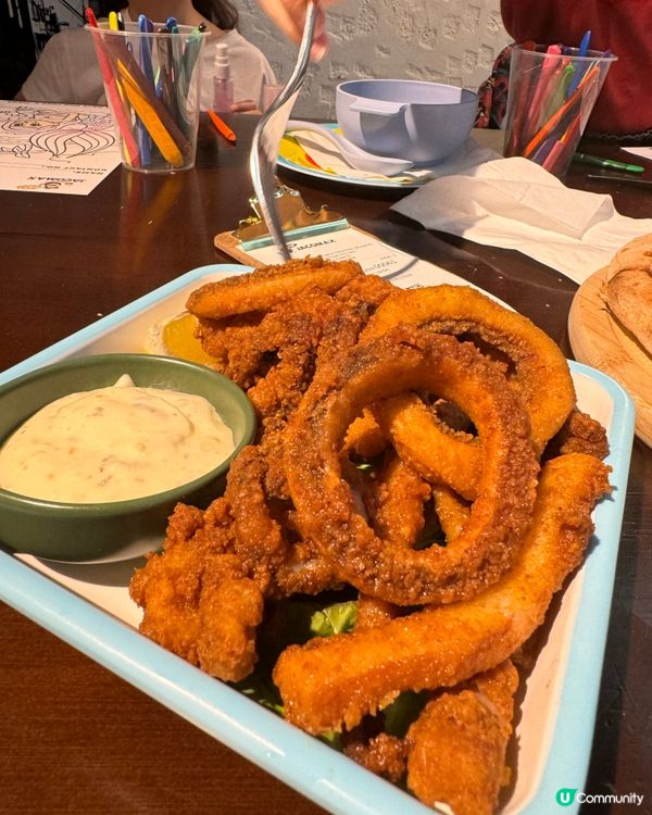 第一次試這間餐廳,他們的薄餅分為兩個size ,薄餅口感鬆軟...