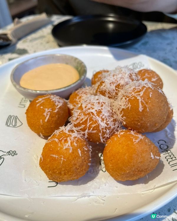 北角新開咖啡店☕️ 簡約時尚，海景靚！