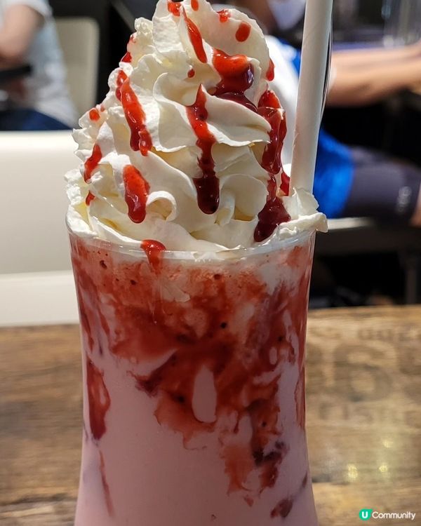 士多啤梨奶昔特飲