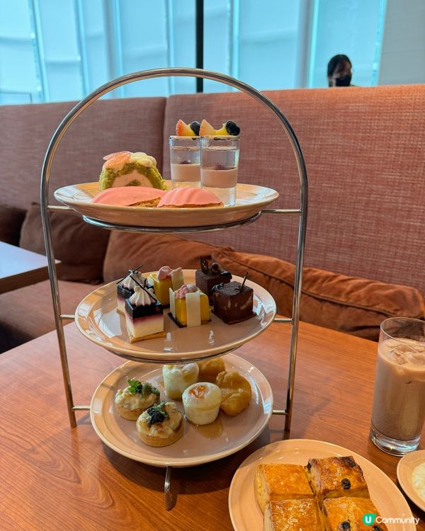 星期天是family day找個地方吃個下午茶,享受一下悠閒...