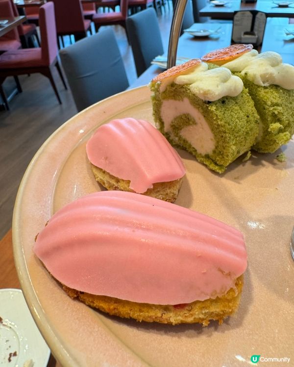 星期天是family day找個地方吃個下午茶,享受一下悠閒...