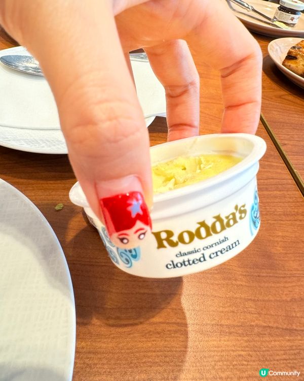 星期天是family day找個地方吃個下午茶,享受一下悠閒...