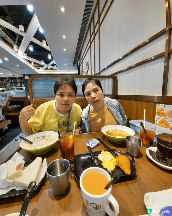 星期六，日，我和家人，朋友一起去酒樓飲茶，很高興呀。
