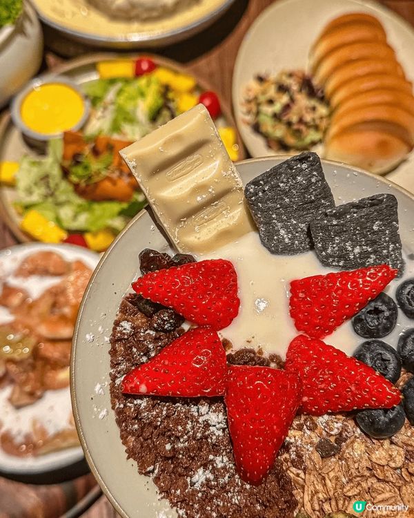 一間超多人食既韓國料理，就係Need創意韓國料理，環境靚。有...