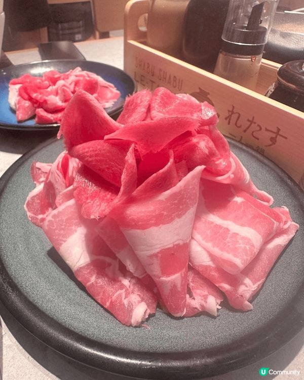 沙田新過江龍sabusabu一人一鍋，每樣細細份好迷你，不過...