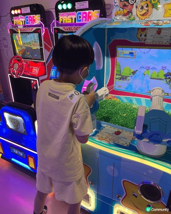 百田遊園上環無限極2樓的遊戲埸，我小孩玩足2小時，去到可能冇...
