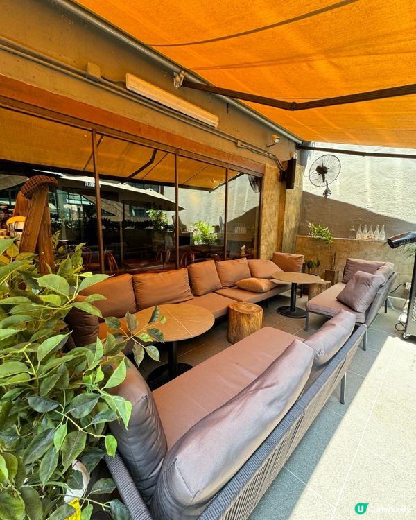 尖沙咀上樓chill Bar & Cafe 