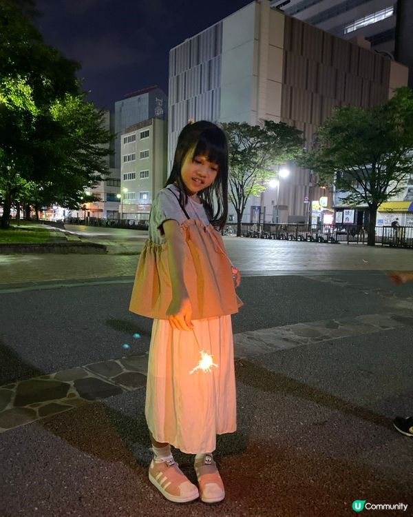日本夏祭又點少得玩下煙花 點下仙女棒