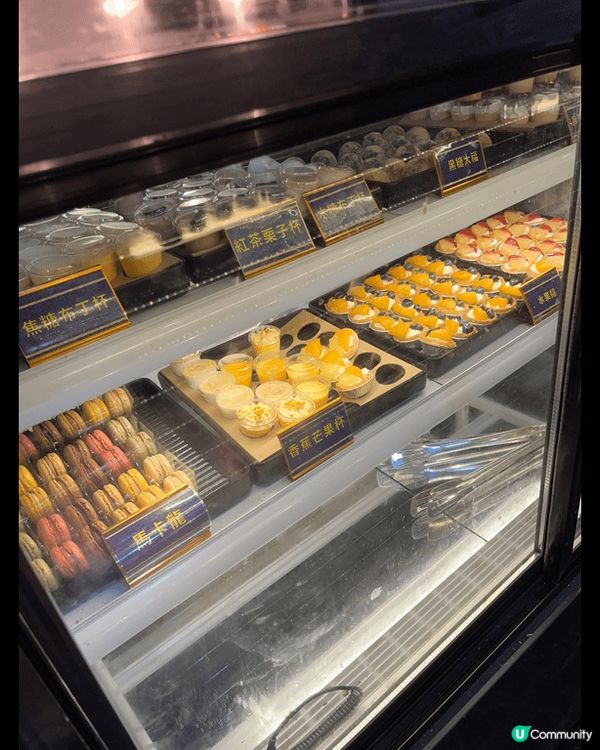 Neway不僅提供卡拉OK服務,其自助餐廳在晚餐時段也非常受...