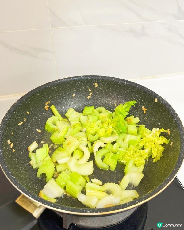 👩🏻‍🍳西芹腰果炒雞髀肉🥢