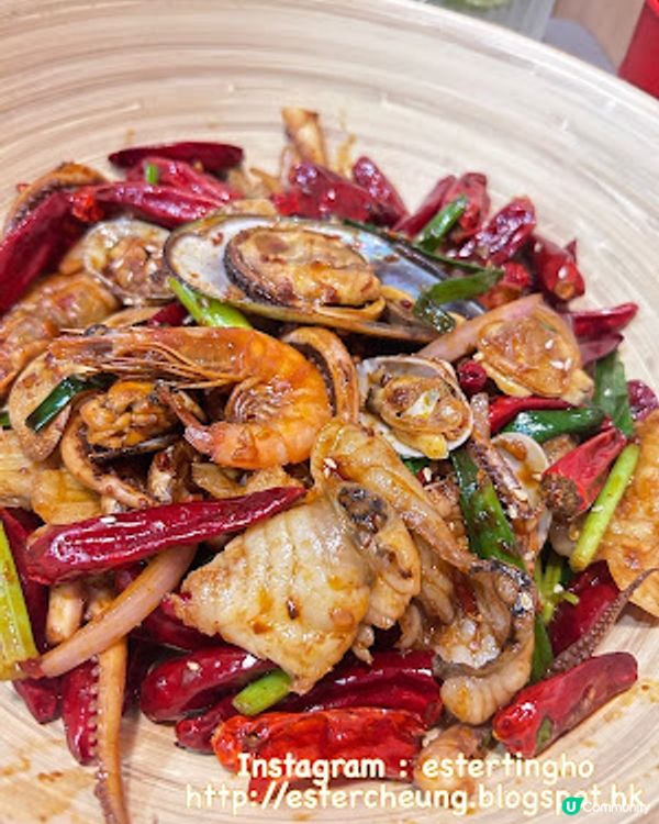 【沙田 食記】惹味香辣海鮮干鍋 + 滋補花膠螺頭干貝燉雲吞雞湯 ♥ 龍門一番 川滬。紫砂燉湯