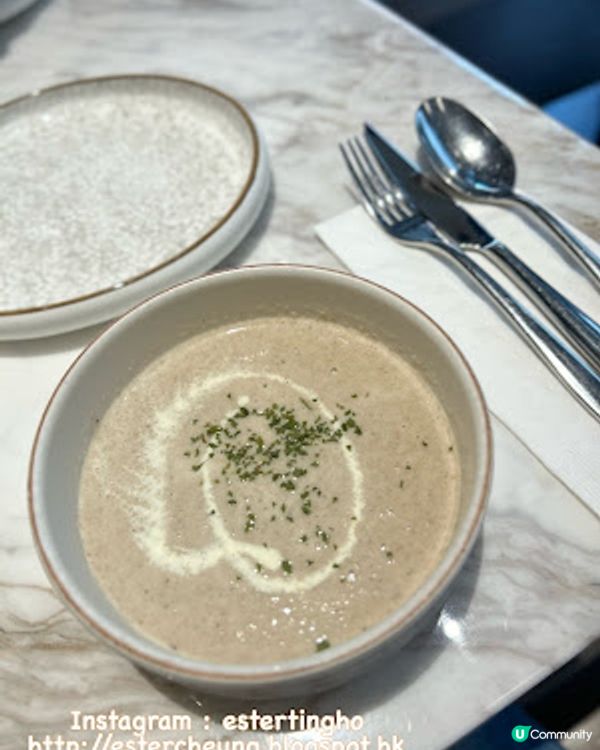 【觀塘 食記】週末嘆個 brunch 先 ♥ 鮮蝦香草醬薄餅。紐西蘭肉眼扒。朱古力慕絲蛋糕 ♥ Flames