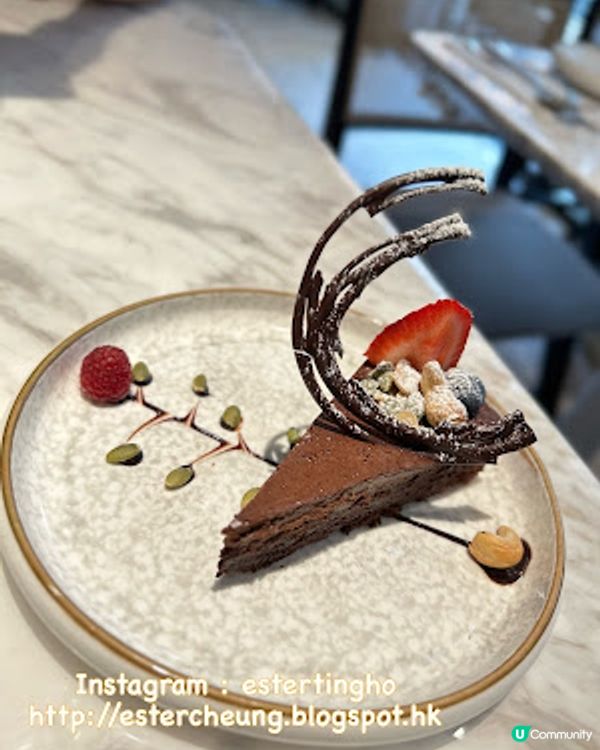 【觀塘 食記】週末嘆個 brunch 先 ♥ 鮮蝦香草醬薄餅。紐西蘭肉眼扒。朱古力慕絲蛋糕 ♥ Flames