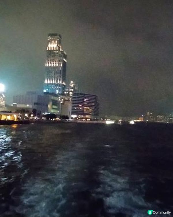 做一天遊客～水上的士遊維港看『幻彩詠香江』