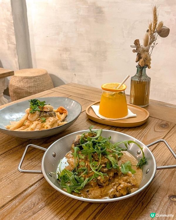 旺角兩層小清新Cafe 大梳化環境勁Warm勁舒服﹗