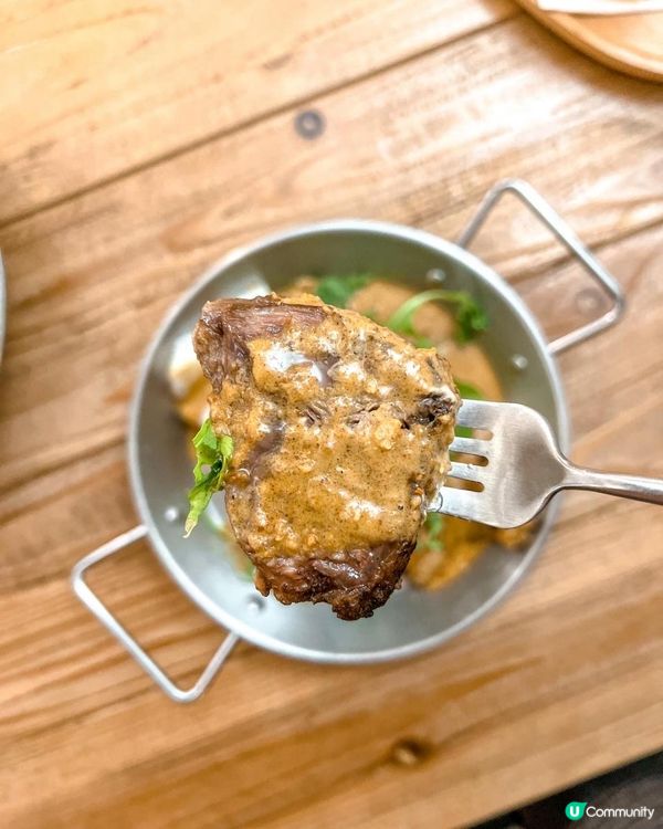 旺角兩層小清新Cafe 大梳化環境勁Warm勁舒服﹗