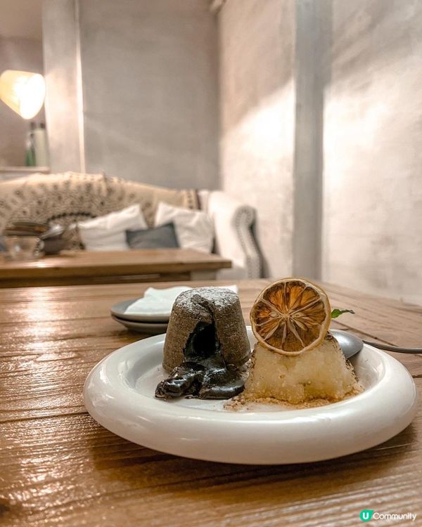 旺角兩層小清新Cafe 大梳化環境勁Warm勁舒服﹗