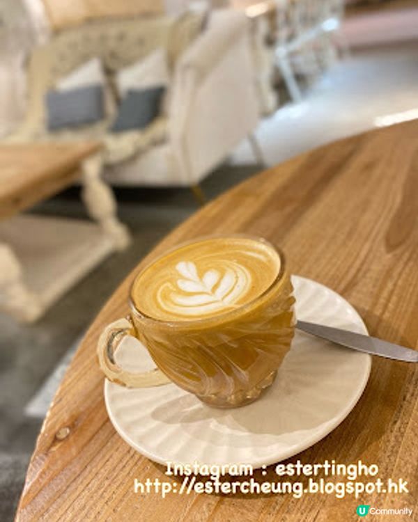 【旺角 食記】女人街兩層高純白 cafe ♥ 慢煮澳洲牛面頰 沙嗲煎腸粉 + 咸又唔咸蛋黃吉士 甜又唔甜比利時窩夫 ♥ Grind Size