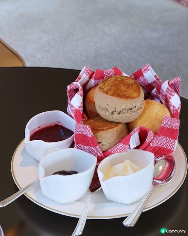 春意盎然。寫意下午茶。Conrad Lobby Lounge